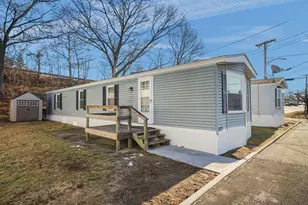 548 Kenyon Ave, Attleboro, MA 02703 - Photo 2