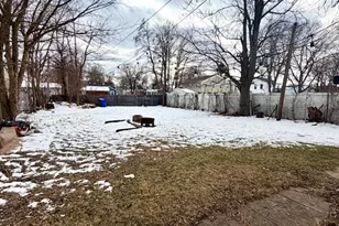 107 Tyler St, Springfield, MA 01109 - Photo 38