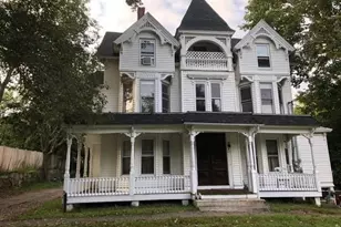 21 Pleasant St, Upton, MA 01568 - Photo 2