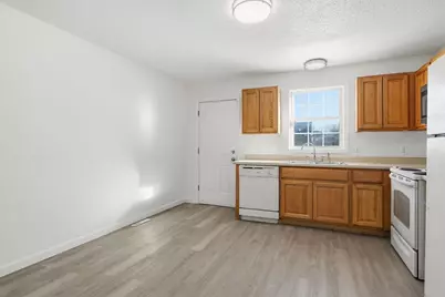 59-61 Pinevale St, Springfield, MA 01151 - Photo 4