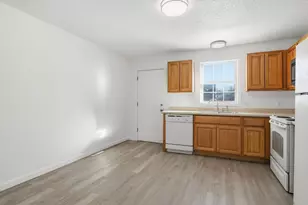 59-61 Pinevale St, Springfield, MA 01151 - Photo 4