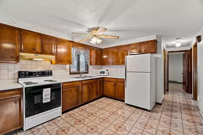 22 Westchester Dr, Lawrence, MA 01843 - Photo 4