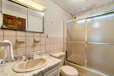 22 Westchester Dr, Lawrence, MA 01843 - Photo 24