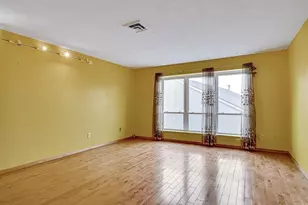 405 Langley Rd, Newton, MA 02459 - Photo 10