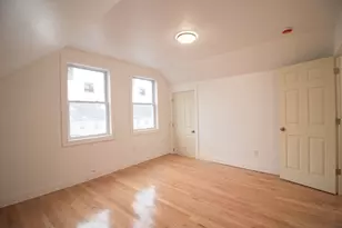 54 Willow St, Lowell, MA 01852 - Photo 10