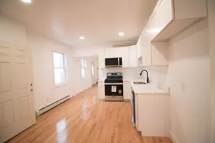 58 Willow St, Lowell, MA 01852 - Photo 4