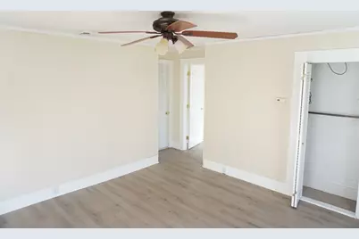 76 4th Avenue #2nd FL, Lowell, MA 01854 - Photo 8