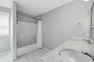 129 Quinapoxet St, Holden, MA 01522 - Photo 24