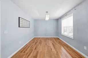 129 Quinapoxet St, Holden, MA 01522 - Photo 10