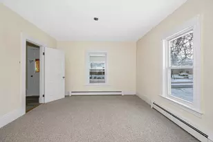 32 Crystal Ave, Derry, NH 03038 - Photo 4