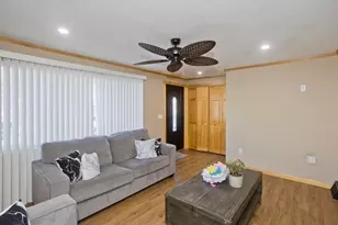 10 View St, Holyoke, MA 01040 - Photo 14