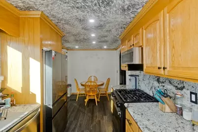 10 View St, Holyoke, MA 01040 - Photo 28