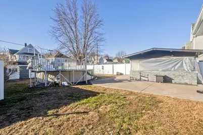 10 View St, Holyoke, MA 01040 - Photo 6