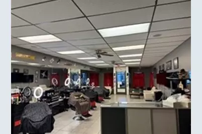 1607 Acushnet Ave, New Bedford, MA 02746 - Photo 8