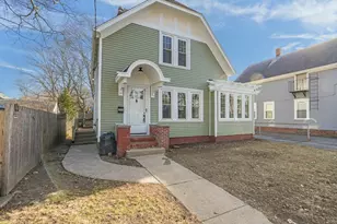 202 Jenckes St, Woonsocket, RI 02895 - Photo 2