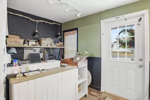 148 River St, West Springfield, MA 01089 - Photo 10