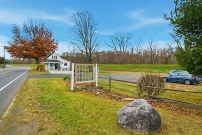 148 River St, West Springfield, MA 01089 - Photo 4