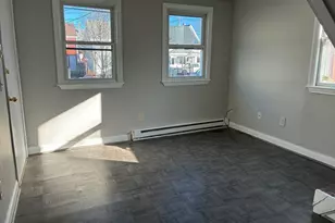 102 Pleasant St, Gloucester, MA 01930 - Photo 4