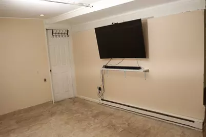 35 Pearl St, Fitchburg, MA 01420 - Photo 12