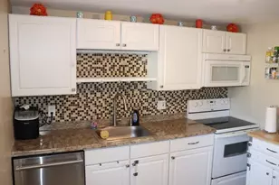 2 Genetti Cir, Bedford, MA 01730 - Photo 4