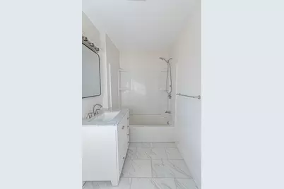 64-R Hazard St, New Bedford, MA 02740 - Photo 18