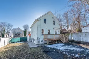 64R Hazard St, New Bedford, MA 02740 - Photo 4