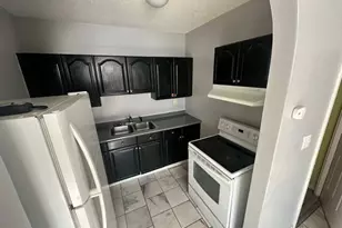 27 Willow St, Lawrence, MA 01841 - Photo 14