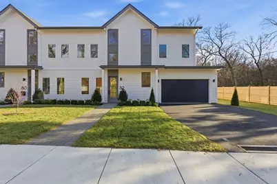 82 Louise Rd #82, Newton, MA 02467 - Photo 2