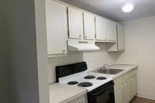 179 Presidents Ln, Quincy, MA 02169 - Photo 2