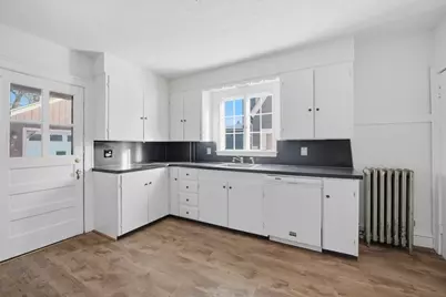 785 Dickinson St, Springfield, MA 01108 - Photo 10