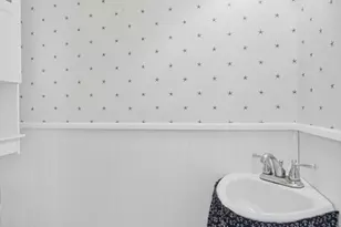 785 Dickinson St, Springfield, MA 01108 - Photo 18