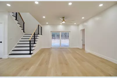 4 Mohawk St, Wilbraham, MA 01095 - Photo 12