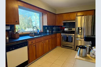 12 Holiday Dr, Fairhaven, MA 02719 - Photo 6