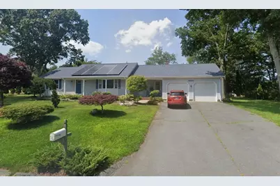 12 Holiday Dr, Fairhaven, MA 02719 - Photo 4