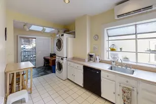 307 Tappan St, Brookline, MA 02445 - Photo 4