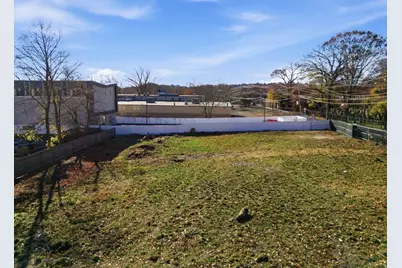 586 Canterbury Street, Boston, MA 02131 - Photo 4