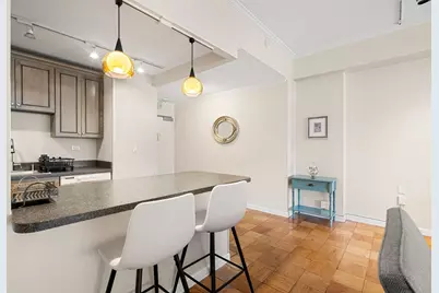 2 Hawthorne #17M, Boston, MA 02114 - Photo 8