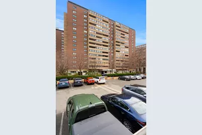 2 Hawthorne #17M, Boston, MA 02114 - Photo 32