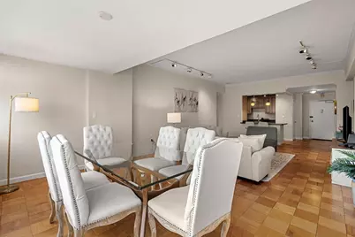 2 Hawthorne #17M, Boston, MA 02114 - Photo 4