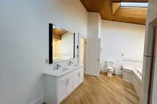 257 Lawrence St, New Bedford, MA 02745 - Photo 28