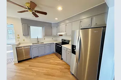 257 Lawrence St, New Bedford, MA 02745 - Photo 8