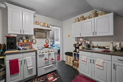 23 Brow St, Fall River, MA 02721 - Photo 4