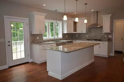 40 Green  St, Foxboro, MA 02035 - Photo 4