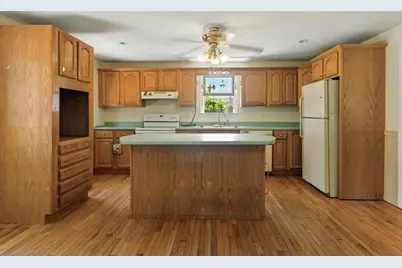 14 Doris Dr, Abington, MA 02351 - Photo 4