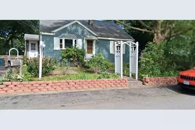 14 Doris Dr, Abington, MA 02351 - Photo 2