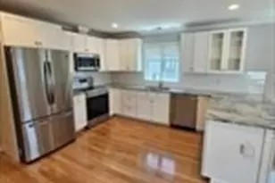 21 Lincoln St, Reading, MA 01867 - Photo 6