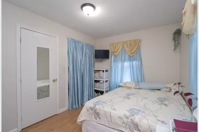 70-72 Manhattan St, Springfield, MA 01109 - Photo 8