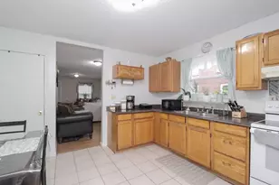 70-72 Manhattan St, Springfield, MA 01109 - Photo 10