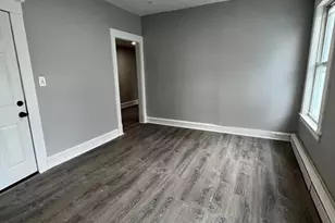 14 Bellevue St, Lowell, MA 01851 - Photo 4