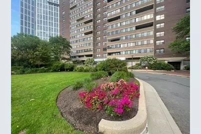 10 Hawthorne Place #106, Boston, MA 02114 - Photo 26